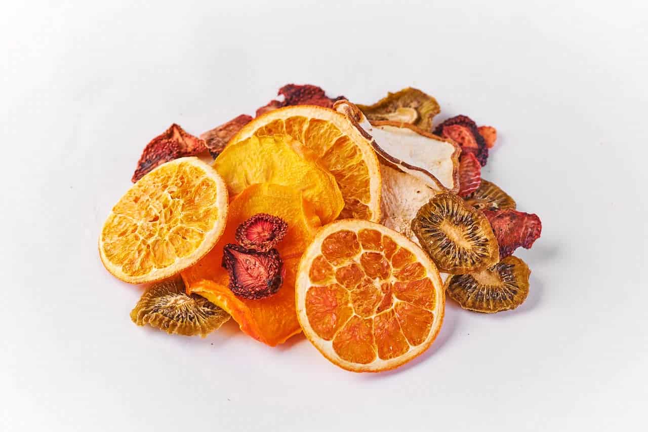 میوه خشک خانگی برای ترکیب در وعده های کوچک